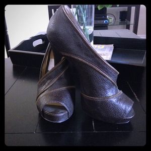 Carlos Santana leather heels