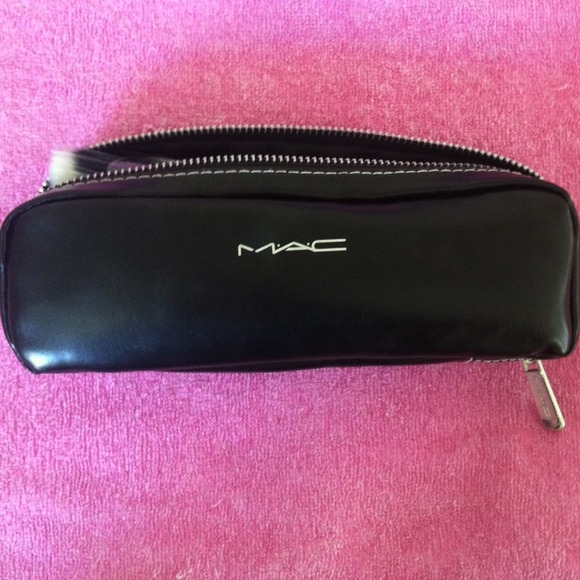 Total of 12 Mac brushes100%NEW💋 - Picture 2 of 4