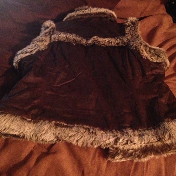 Vest - Picture 2 of 2