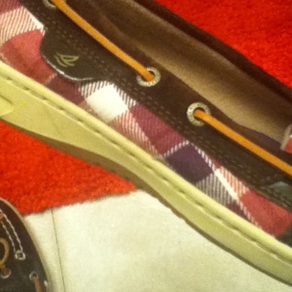 *SOLD* Purple and pink plaid Sperry's size 8 - Picture 3 of 3