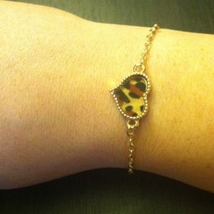 Dainty Gold Leopard Heart Bracelet