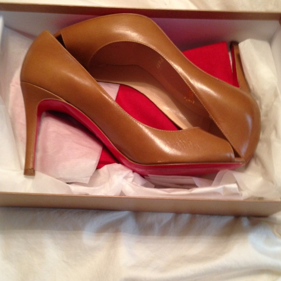 ✋Traded Christian Louboutin nude You You 85 pump - Picture 2 of 4