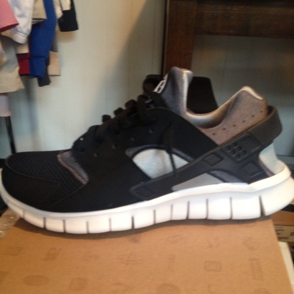 Nike Shoes - Huraches! BRAND NEW!