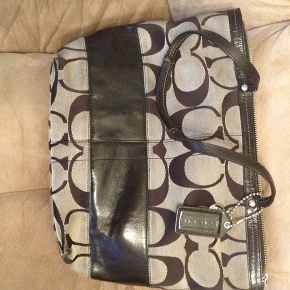 Authentic coach bag hardly used!