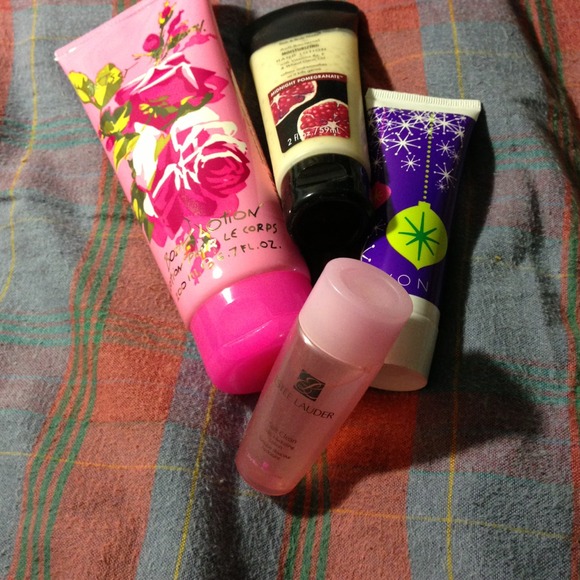 REDUCED: Bundle of lotion - Picture 1 of 1