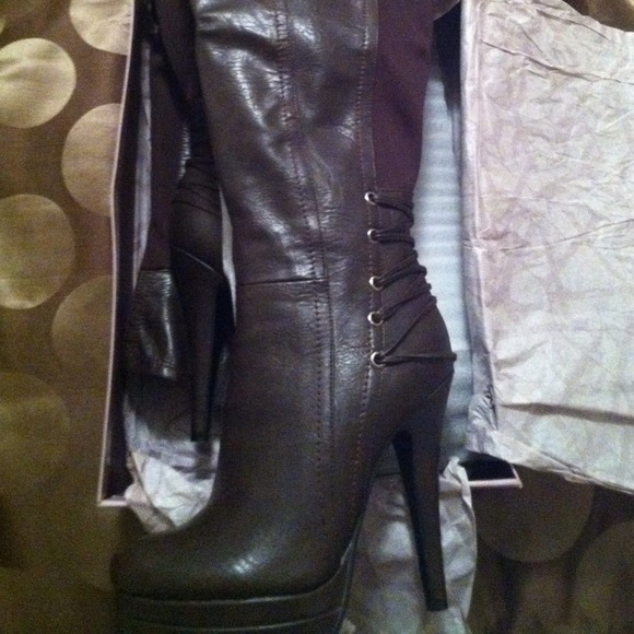 ❌SOLD to @eday ❌New Bakers over knee boots 👢
