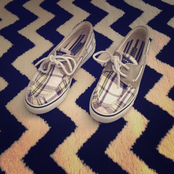 Sperry Top-Sider Plaid Shoe- Size 7
