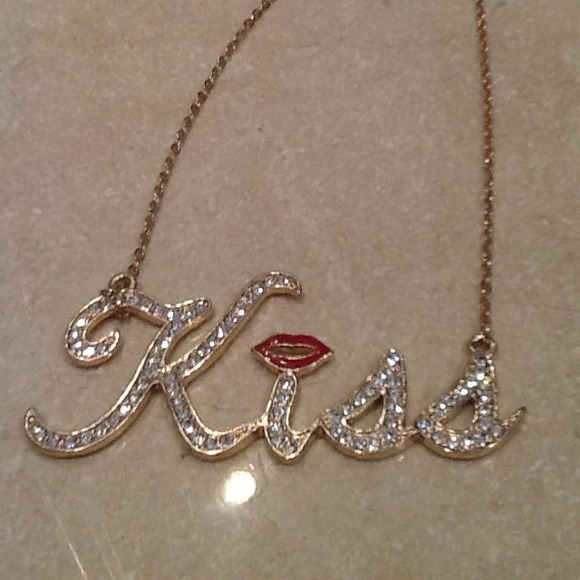 Kiss Necklace Gold Plated - Picture 2 of 2