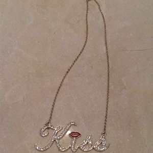 Kiss Necklace Gold Plated