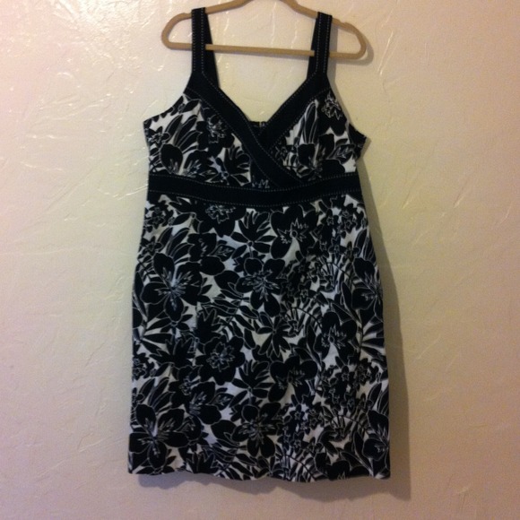 🎀BUNDLE🎀👗👖👖for vampiress76 😀