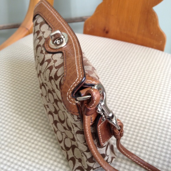 Authentic Coach Wristlet - Picture 2 of 4