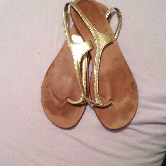 Nine West gold sandals size 9.