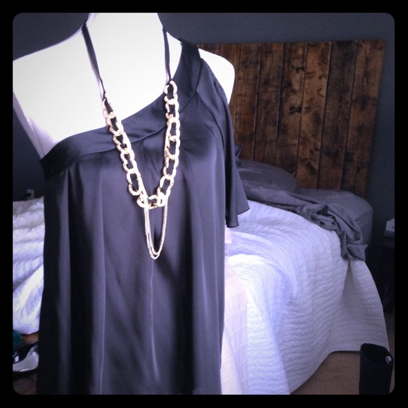 One shoulder/cold shoulder