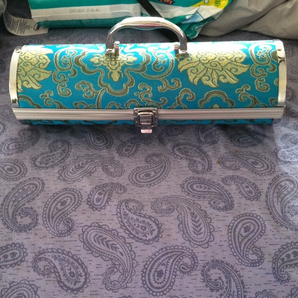 Bundle: wine purse and jewelry