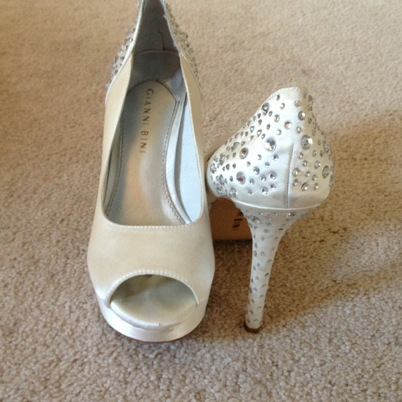 Authentic Gianni Bini white studded shoes
