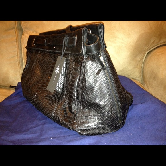 Jerome Dreyfuss Carlos - Picture 4 of 4