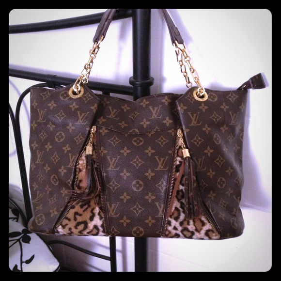 Lv bag(reduced from 189$)