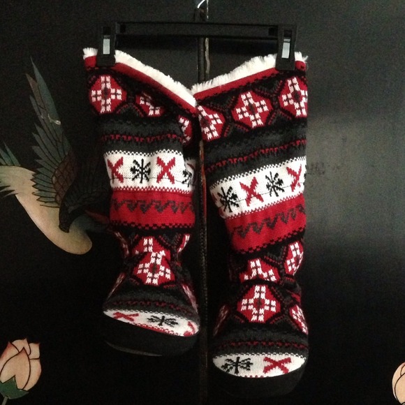 Lukees by Mukluks slipper boots