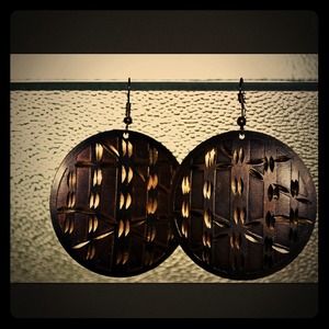 Circle brass earrings