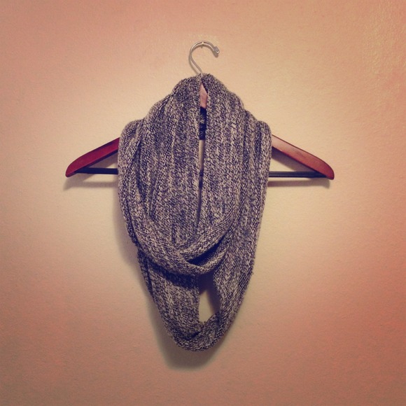 Scarf and Jewelry Trade