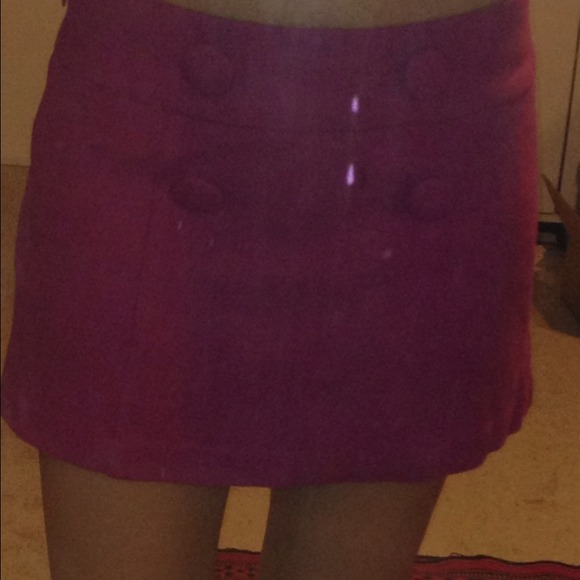 Raspberry button skirt - Picture 4 of 4