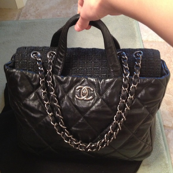 Chanel handbag - Picture 2 of 2