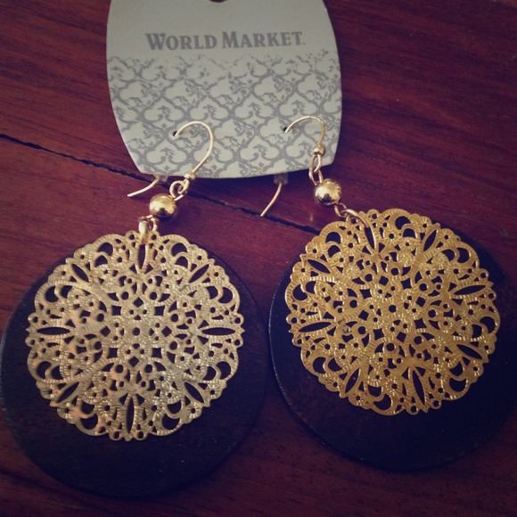 **SOLD***Never worn dark wood & gold earrings