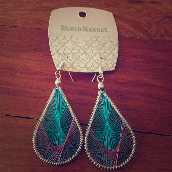 **SOLD**Fun, colorful, never been worn earrings