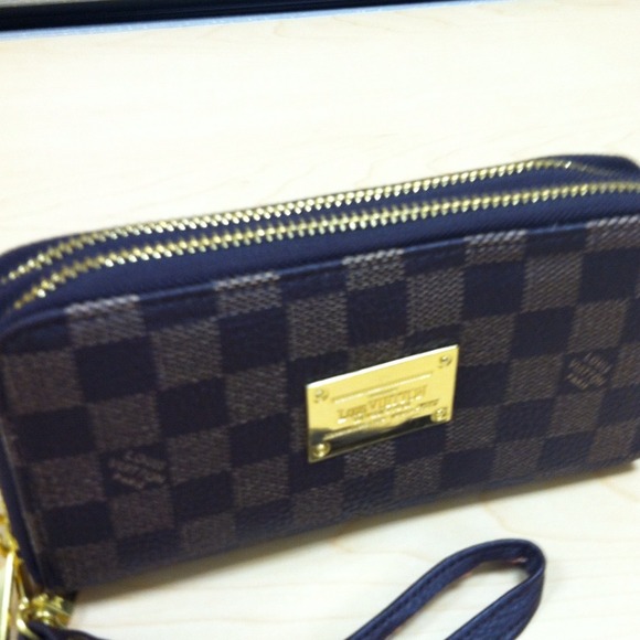 👜👜SOLD👜👜 to Phenomonal_me - Picture 3 of 4