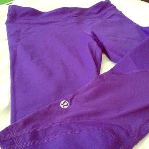 **Reserved**Lululemon running crops 6