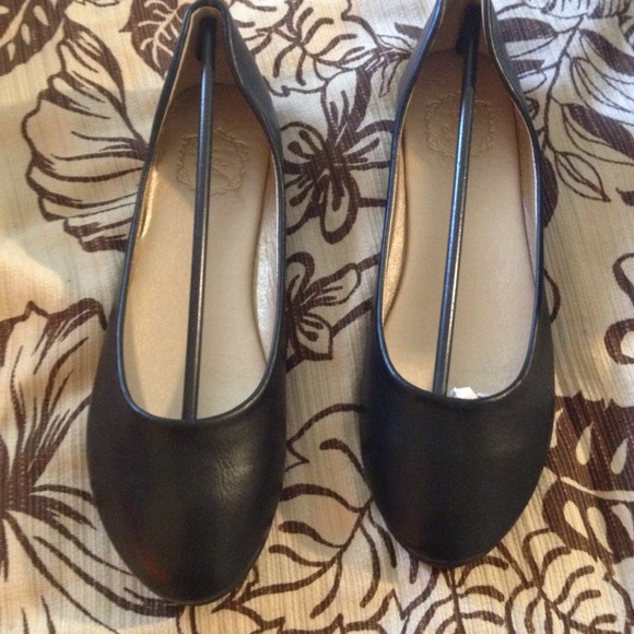 Ollio black leather flats!