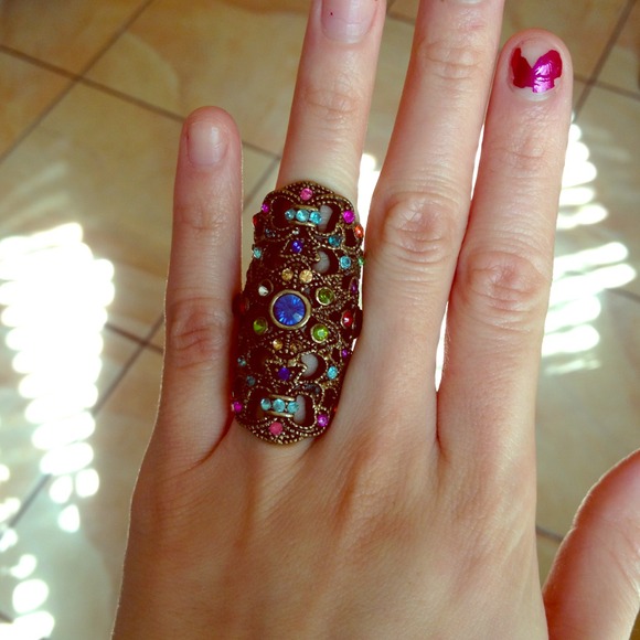 Colorful ring