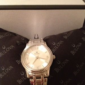 Women's Boluva watch. Silver.