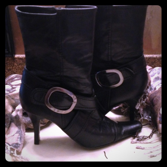 Chinese Laundry ankle boots