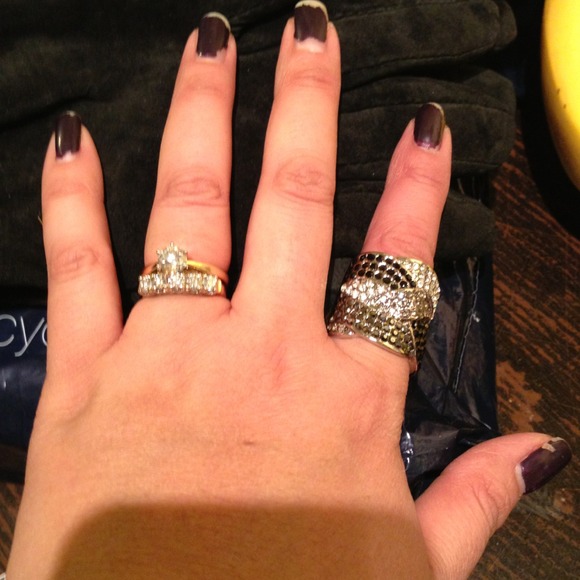 Lia Sophia - Cocktail Hour Ring - Picture 2 of 3