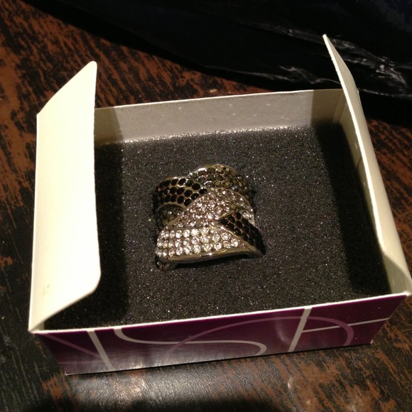 Lia Sophia - Cocktail Hour Ring - Picture 3 of 3