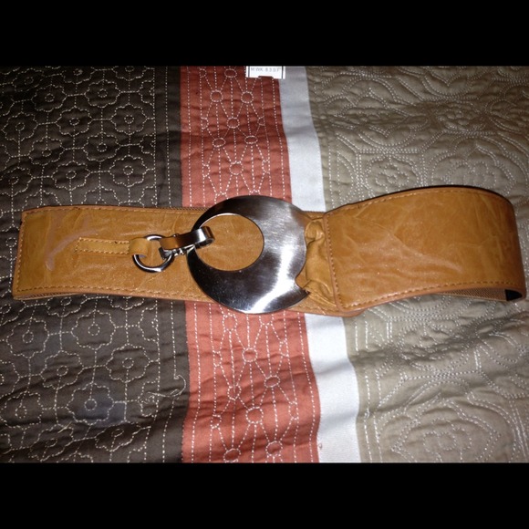 Light brown belt - Picture 1 of 1