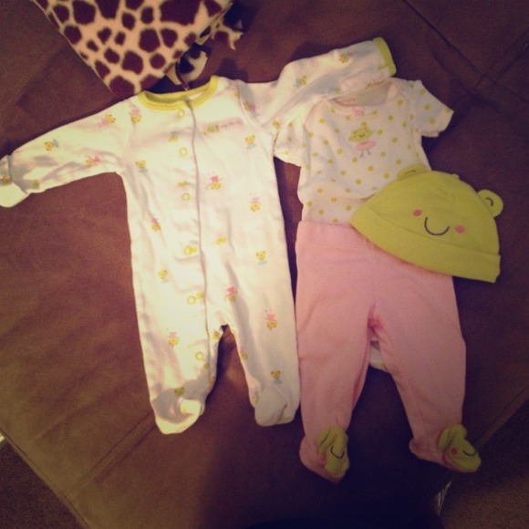 NO LONGER AVAILABLENewborn Carter's froggy outfit