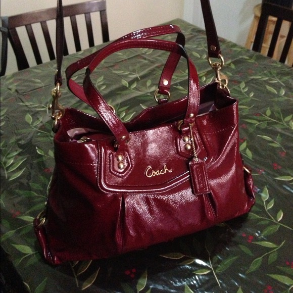 πSOLD π crimson Tote. π - Picture 3 of 3