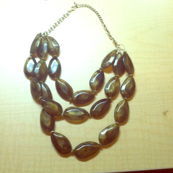 Brown necklace!