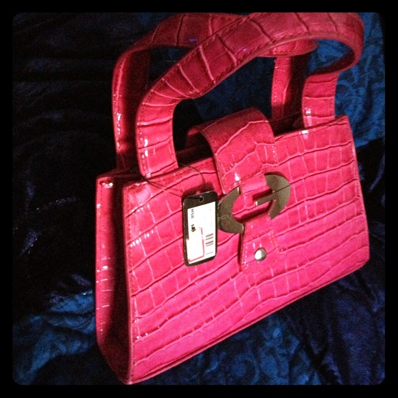 REDUCED price! Pink Guess purse!