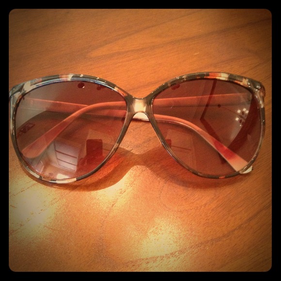 🚫🚫SOLD🚫🚫- Sunglasses