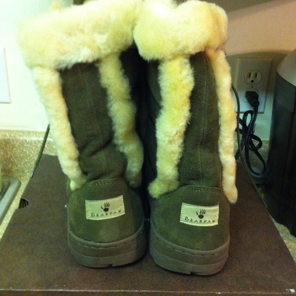 TRADE FOR SHANONMORE!!🌟Bear paw boots!