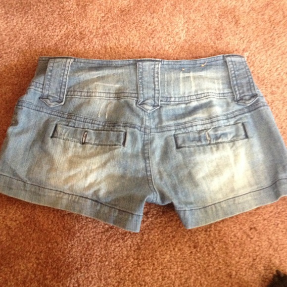 Shorts - Picture 2 of 3