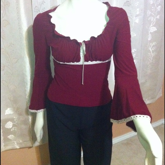 💢SOLD💢😁Burgundy shirt Victorian style sleeves