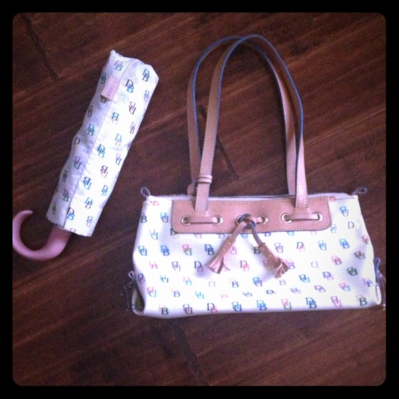 Real Dooney & Bourke matching purse and umbrella!!