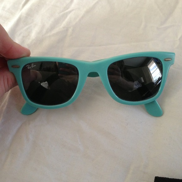 Autgentic Ray ban wayfarer in turquoise