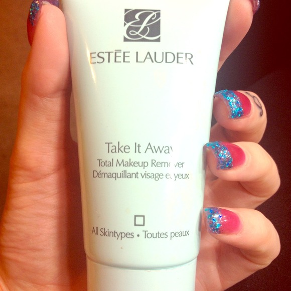 Estēe Lauder makeup remover