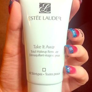Estēe Lauder makeup remover