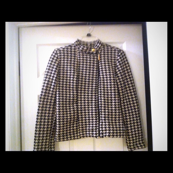 Black n White Sweater Jacket